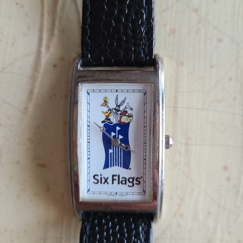 Vintage looney tunes six flags watch